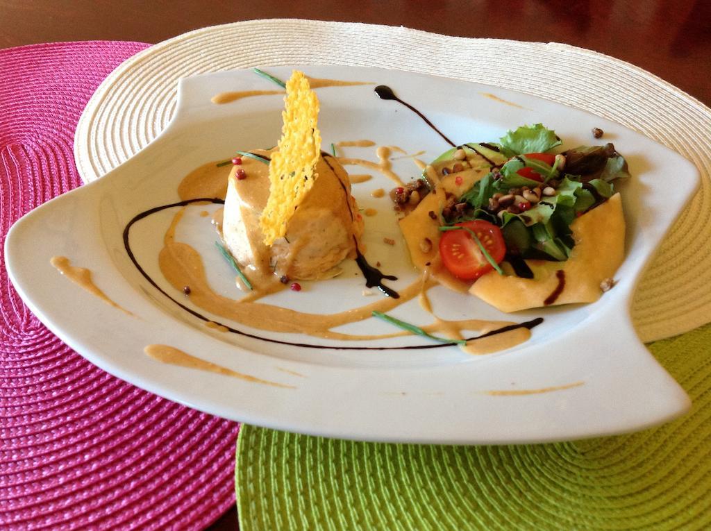 Hotel Restaurant Les Oliviers Ніон Екстер'єр фото